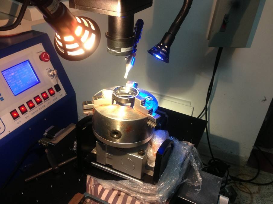 對標(biāo)選擇性波峰焊的激光焊錫設(shè)備進行錫焊接前的準(zhǔn)備工作有哪些